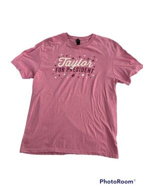 Taylor Swift Graphic Tee